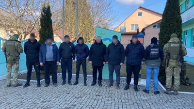На Закарпатті затримали чотирнадцятьох ухилянтів (ФОТО, ВІДЕО)