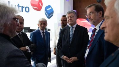 Для української нації принципово важливо, аби двері НАТО і двері ЄС були вікриті