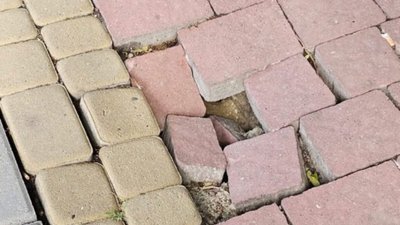 У Львові у спальному районі утворилось провалля