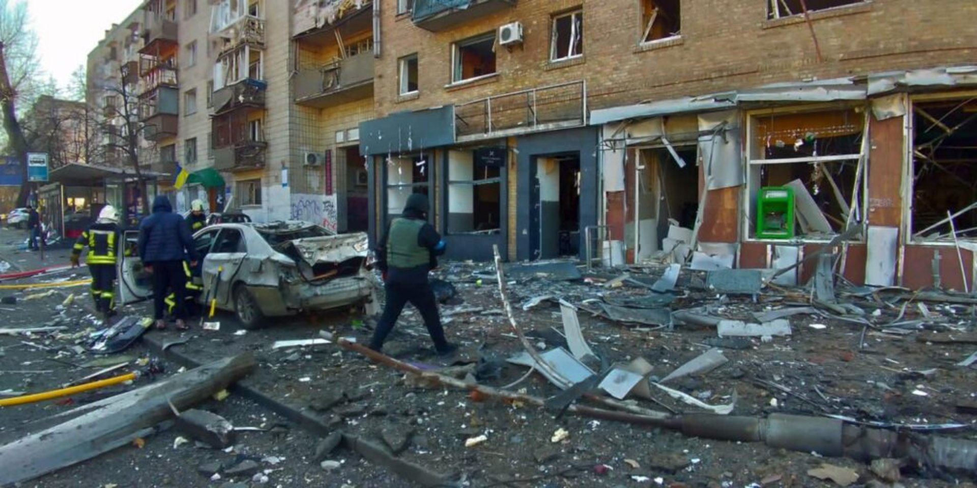 У Києві в житлову дев’ятиповерхівку влучив снаряд