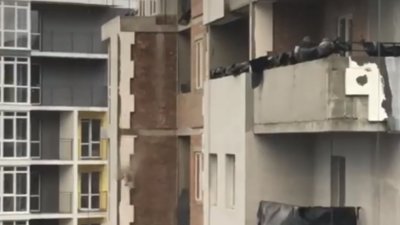 То є Львів: будівельне сміття скидають з 11-го поверху (ВІДЕО)