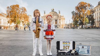 П’ятирічна Марія, яка переїхала на Львівщину, зібрала для потреб ЗСУ 35 тисяч гривень