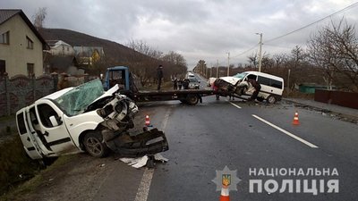 На Золочівщині внаслідок ДТП постраждало семеро людей (ФОТО)