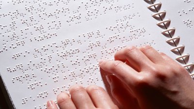 На Львівщині учні можуть складати ЗНО з біології шрифтом Брайля