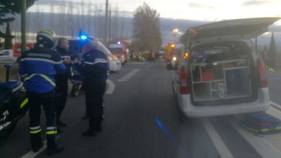 У Франції потяг в'їхав у шкільний автобус. Четверо загиблих