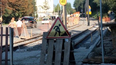 Роботи із облаштування трамвайної колії на Личаківській триватимуть до осені