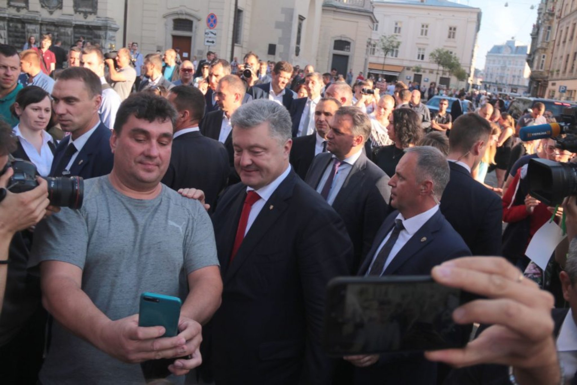 Петро Порошенко на площі Ринок у Львові