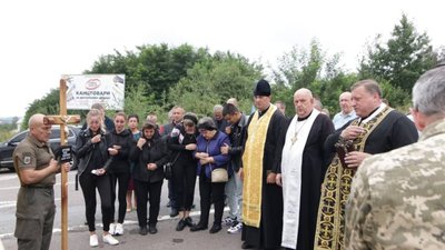 Дрогобиччина зустріла загиблого Захисника з Борислава Тараса Кутерещина
