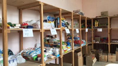 У Львові у храмі збирають речі для нужденних (ФОТО, ВІДЕО)