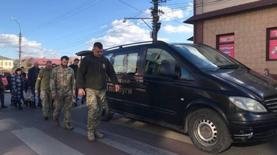 У Мостиськах провели в останню путь Героя України (ФОТО)