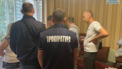 На Львівщині троє осіб поширювали комуністичну символіку