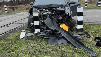 На Львівщині на залізничному переїзді сталась жахлива ДТП (ФОТО, ВІДЕО)