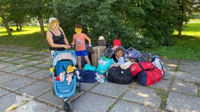 У Львові патрульні подбали про багатодітну вимушено переселену сім'ю