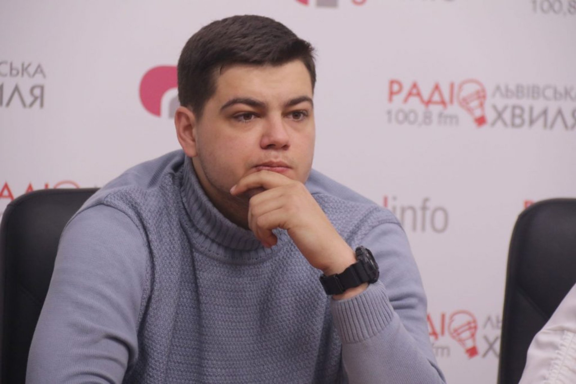 Молодіжні громадські організації закликали підтримати Порошенка на виборах Президента. Фото Назарій ЮСЬКІВ, 4studio