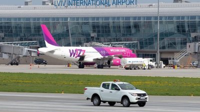 Аеропорт "Львів" за рік прийняв 9850 зльотів і посадок
