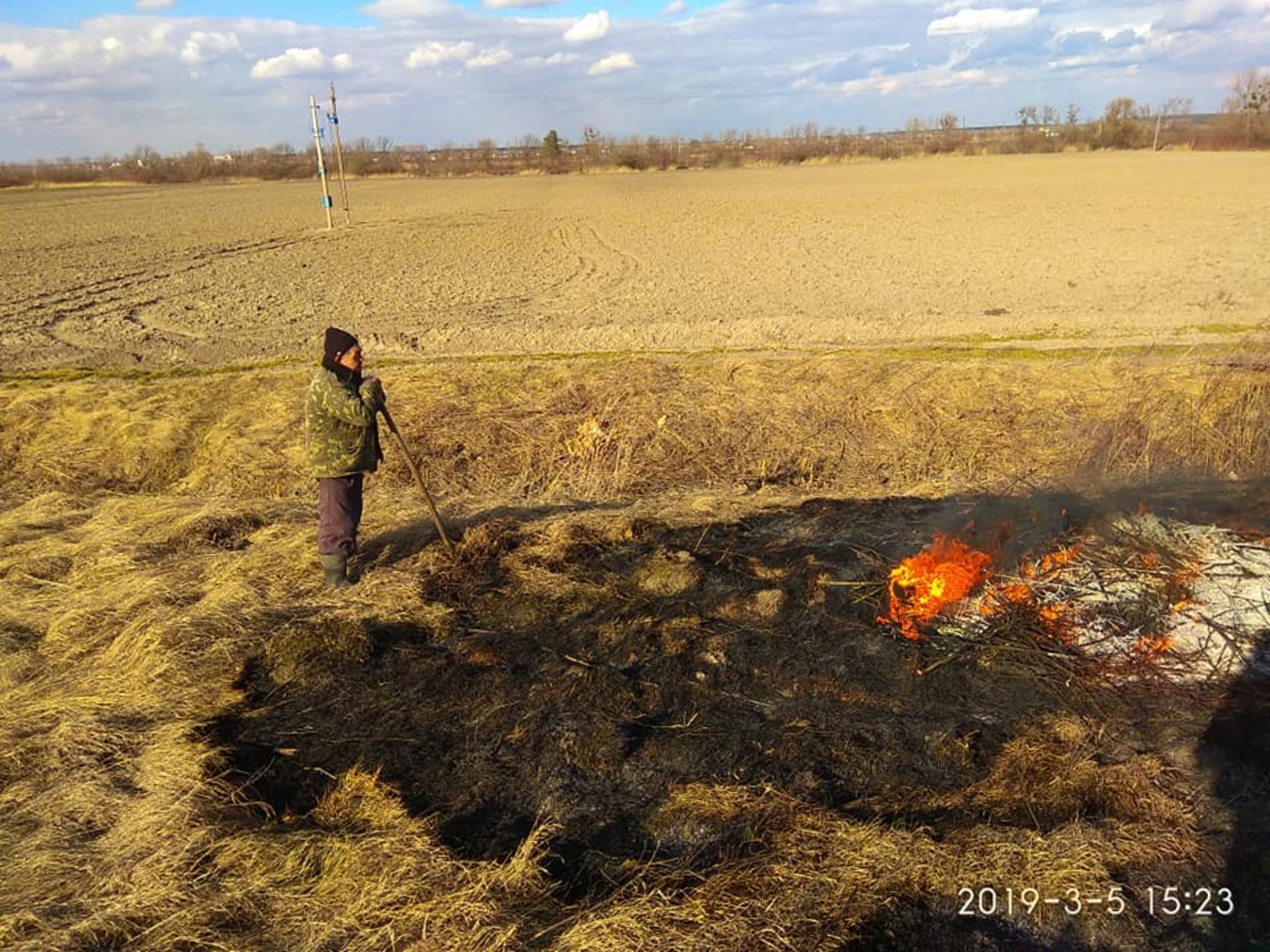 На Жовківщині "на гарячому" спіймали паліїв. Фото: Ігор Муравський.