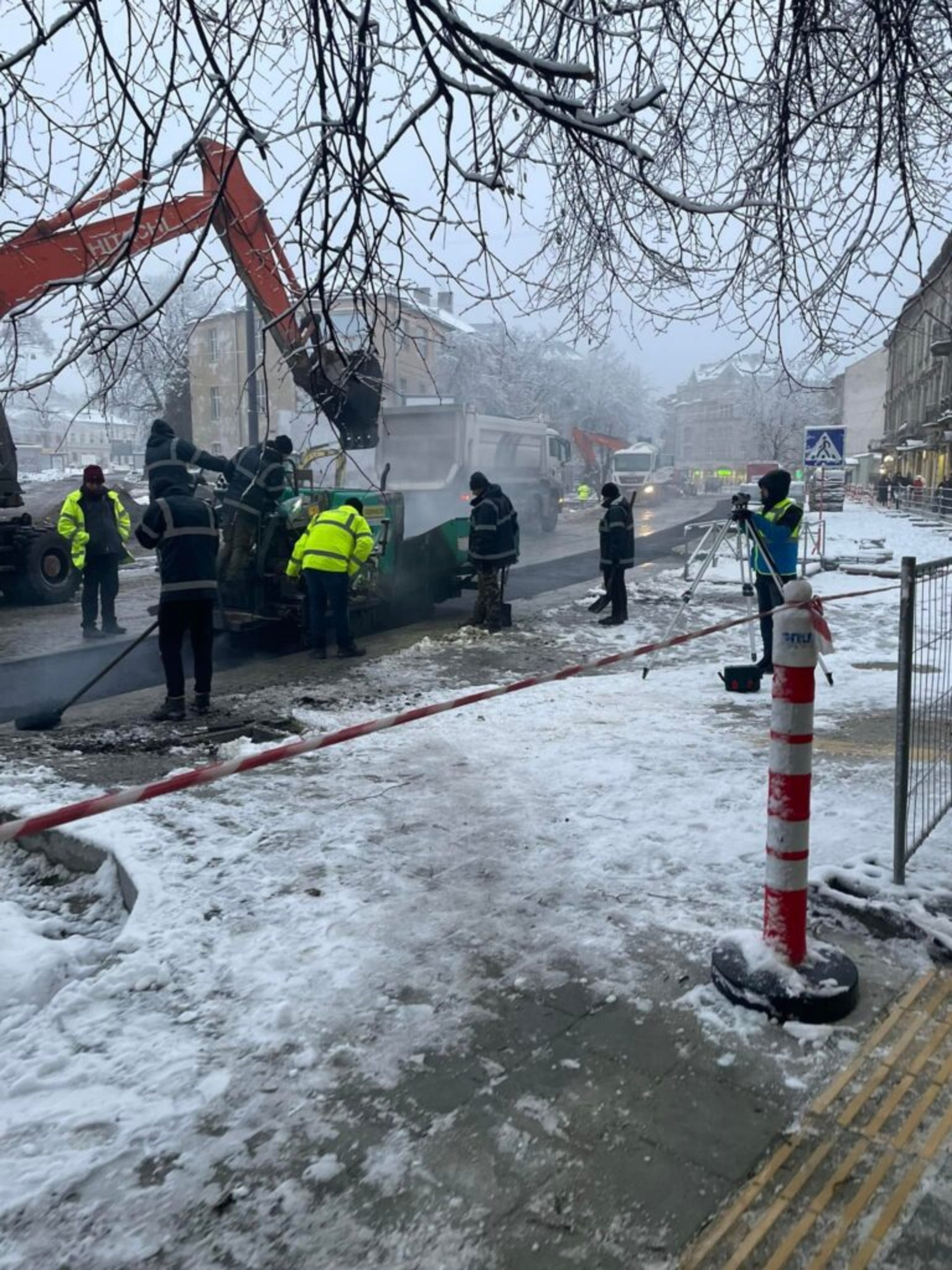 У Львові триває ремонт вулиці Степана Бандери, фото ЛАВ