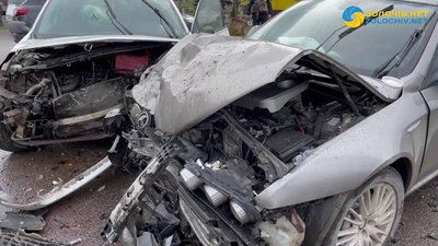 На Львівщині не розминулись автомобілі (ВІДЕО)