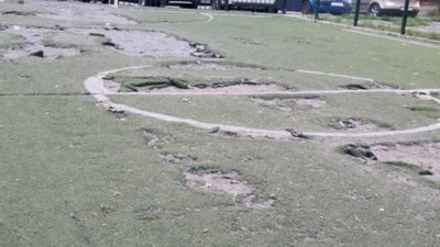 У Львові мешканці скаржаться на стан футбольного поля 