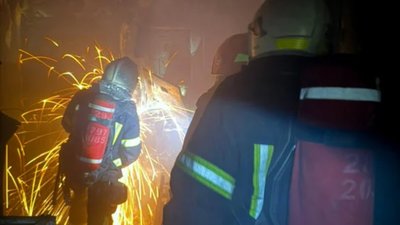 У Львові врятували 12 людей під час пожежі у багатоповерхівці