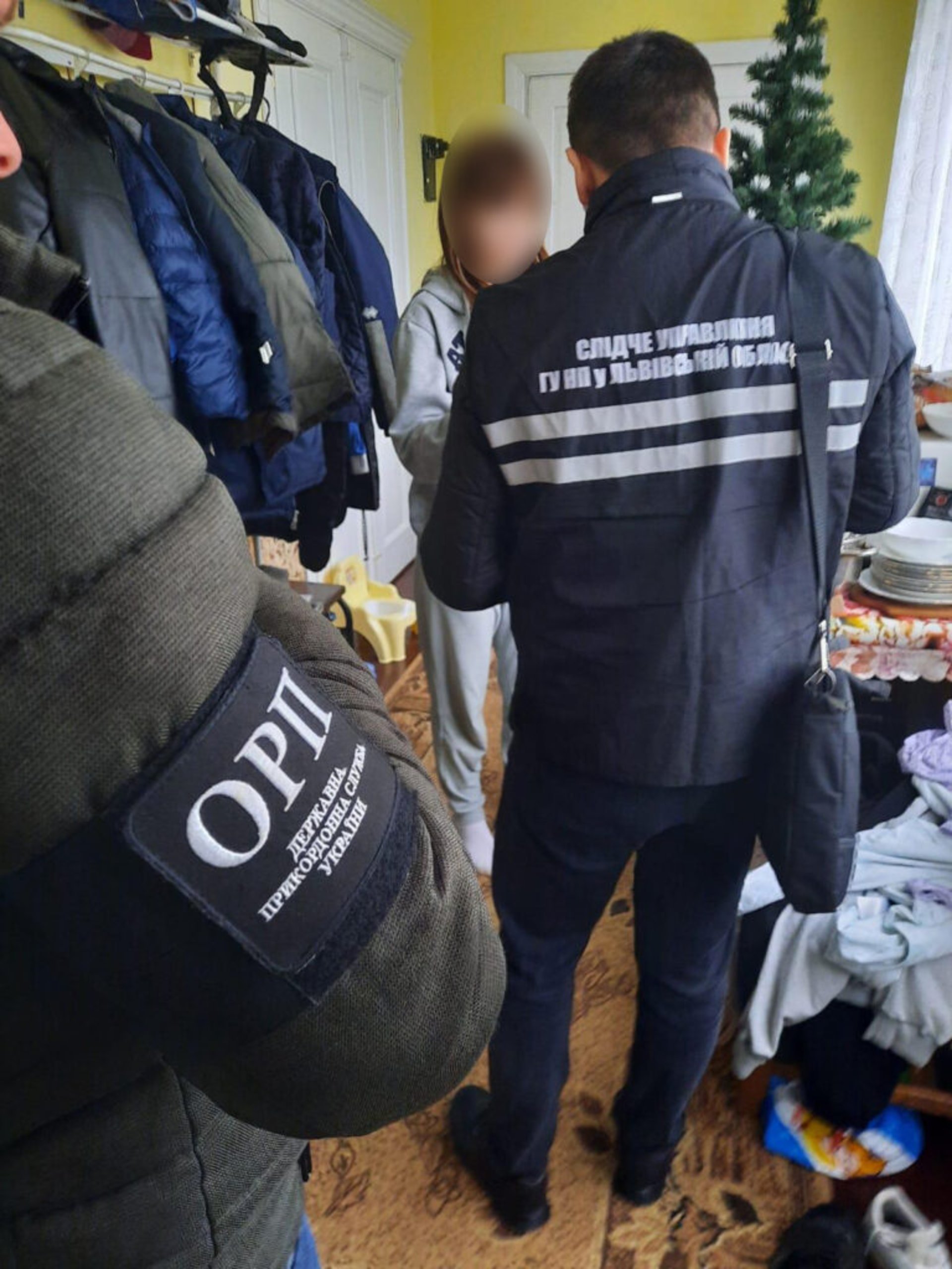 На Львівщині знову викрили схему для переправлення осіб за кордон