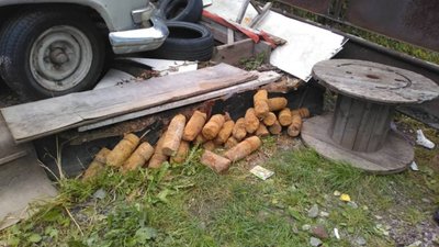 У Львові  біля воріт гаражного кооперативу «викинули» арсенал снарядів
