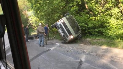 У Львові під час ДТП перекинувся автомобіль (ФОТО)