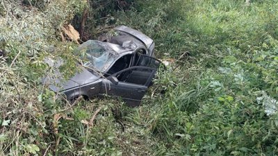 На Львівщині п’яний водій «BMW» влетів в дерево: є загиблі