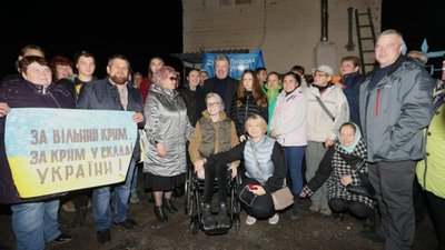 Петро Порошенко у Станиці Луганській: дякую українським патріотам за непохитну позицію