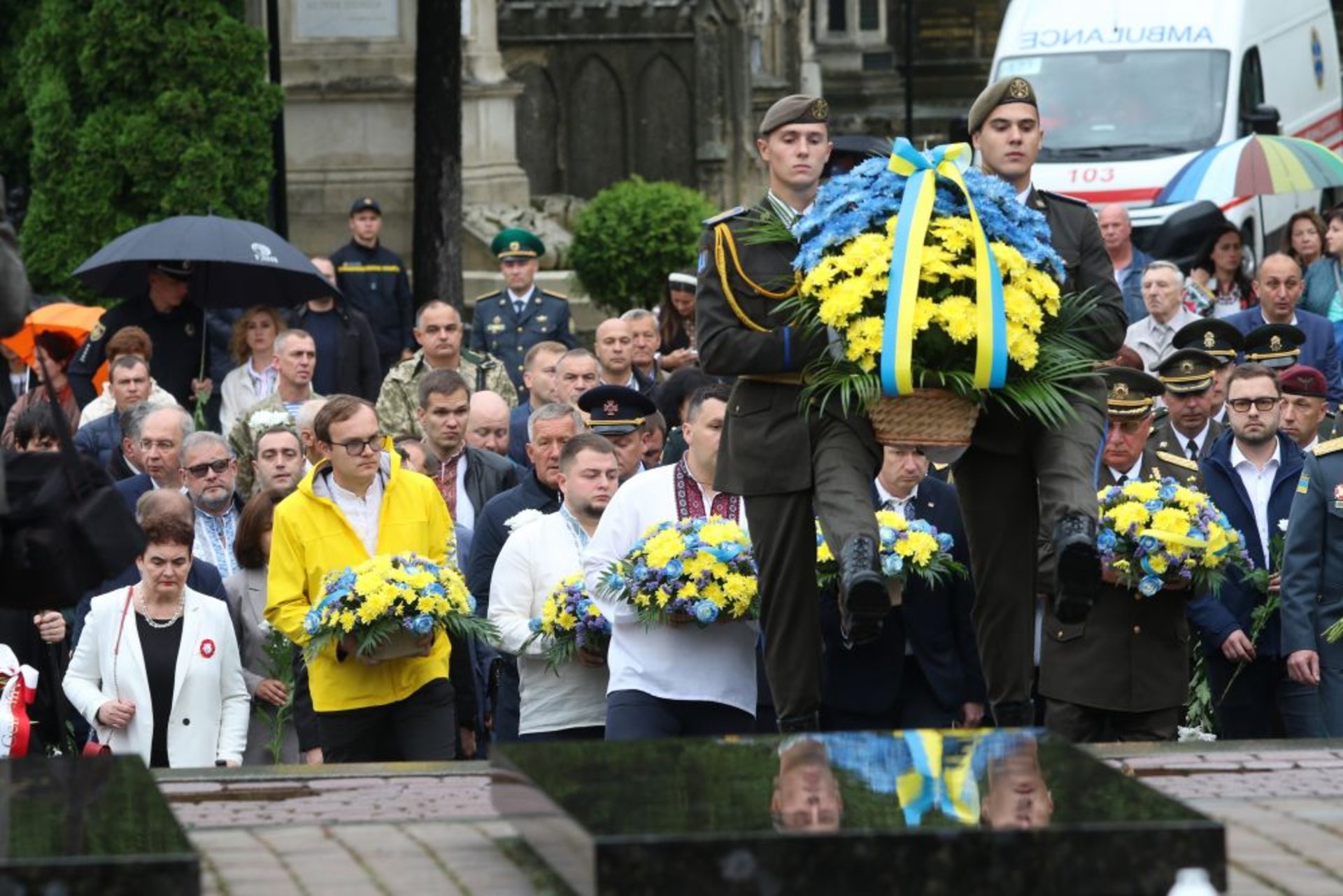 На Личаківському цвинтарі вшанували пам’ять новітніх Героїв, фото ЛМР