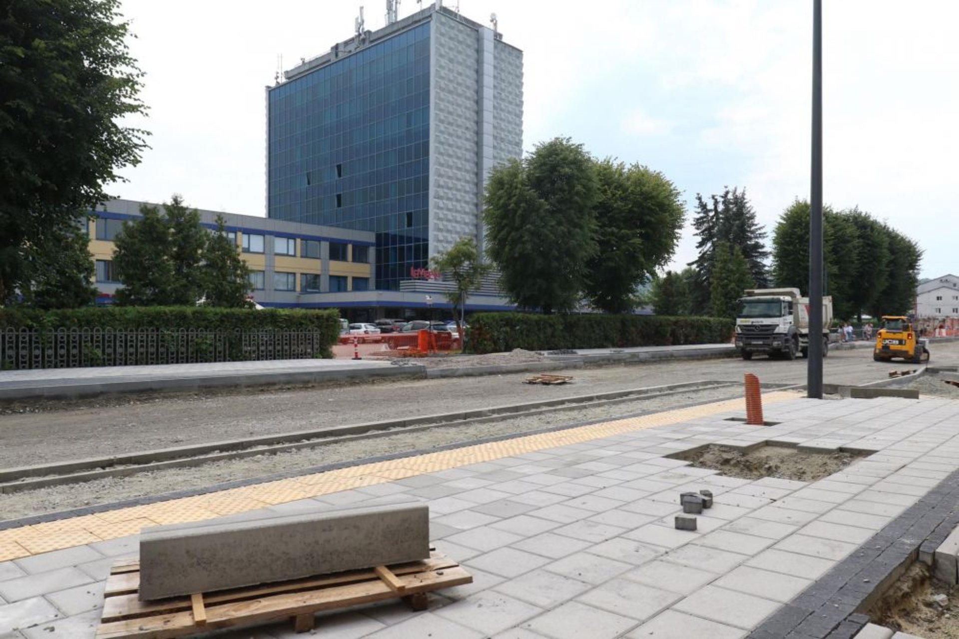 У Львові вулицю Богдана Хмельницького обіцяють відкрити у серпні, фото ЛМР