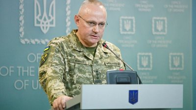 Росія нарощує війська на кордоні з Україною, – Хомчак