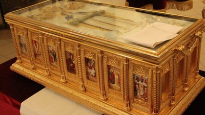 На Львівщині виставили частину пояса Пресвятої Богородиці (ФОТО)