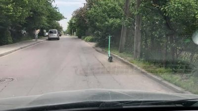 У Львові самокат хотіли викинути з дороги (ФОТО)