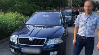 Львів'янин забув, де припаркував авто і заявив про його крадіжку