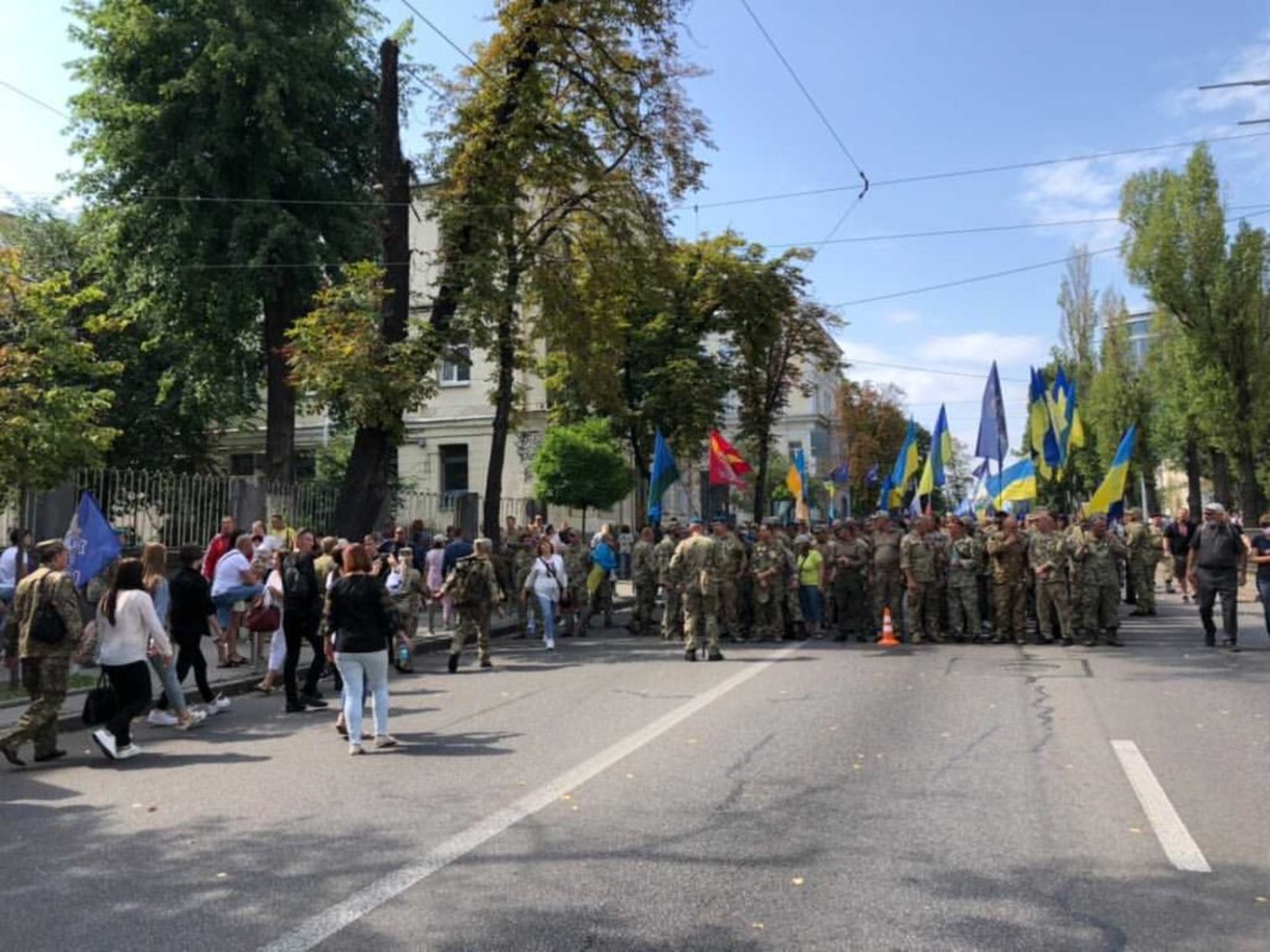У Києві розпочався Марш захисників України, фото Четверта студія