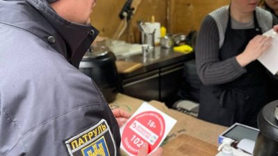 Львівські патрульні провели профілактичні бесіди з підприємцями