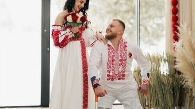 На Львівщині ветеран Тарас Левкович повінчався з дружиною