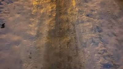 У Львові вулицю взагалі не прибирали від снігу
