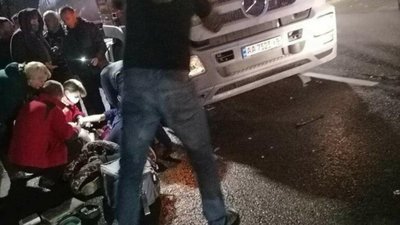 На Львівщині вантажівка збила дитину