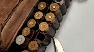 На Львівщині батько і син продавали зброю