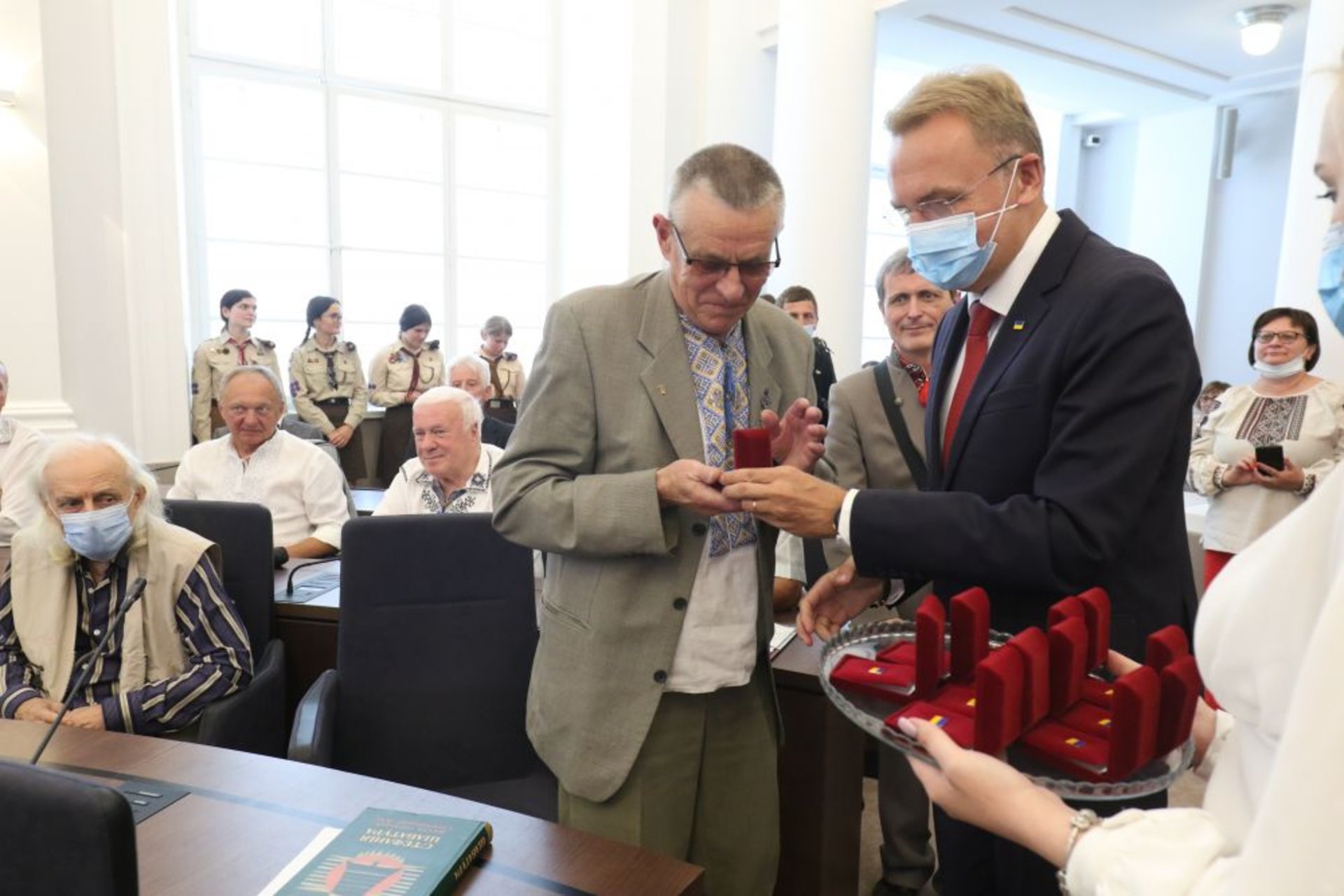 У Львівській міській раді відбулося урочисте засідання за участю депутатів 1-го демократичного скликання, фото ЛМР