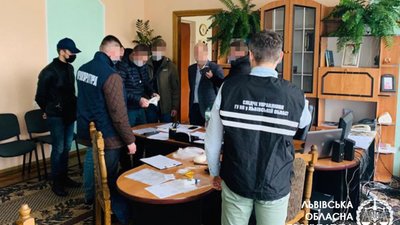 На «хабарі» затримано голову Буської РДА (ФОТО)