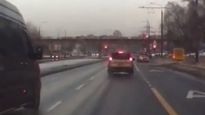 У Львові в маршрутки відмовили гальма під час руху смугою для громадського транспорту, яка була "забита" автомобілями (ВІДЕО)