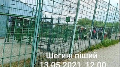 У Шегинях на кордоні з Польщею вишикувались більше 300 автомобілів (ФОТО)