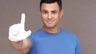 Не любить дотиків жінок: нардеп від "Слуги народу" звернувся до поліції