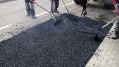 У Львові на Зеленій ремонтують дорогу (ФОТО)