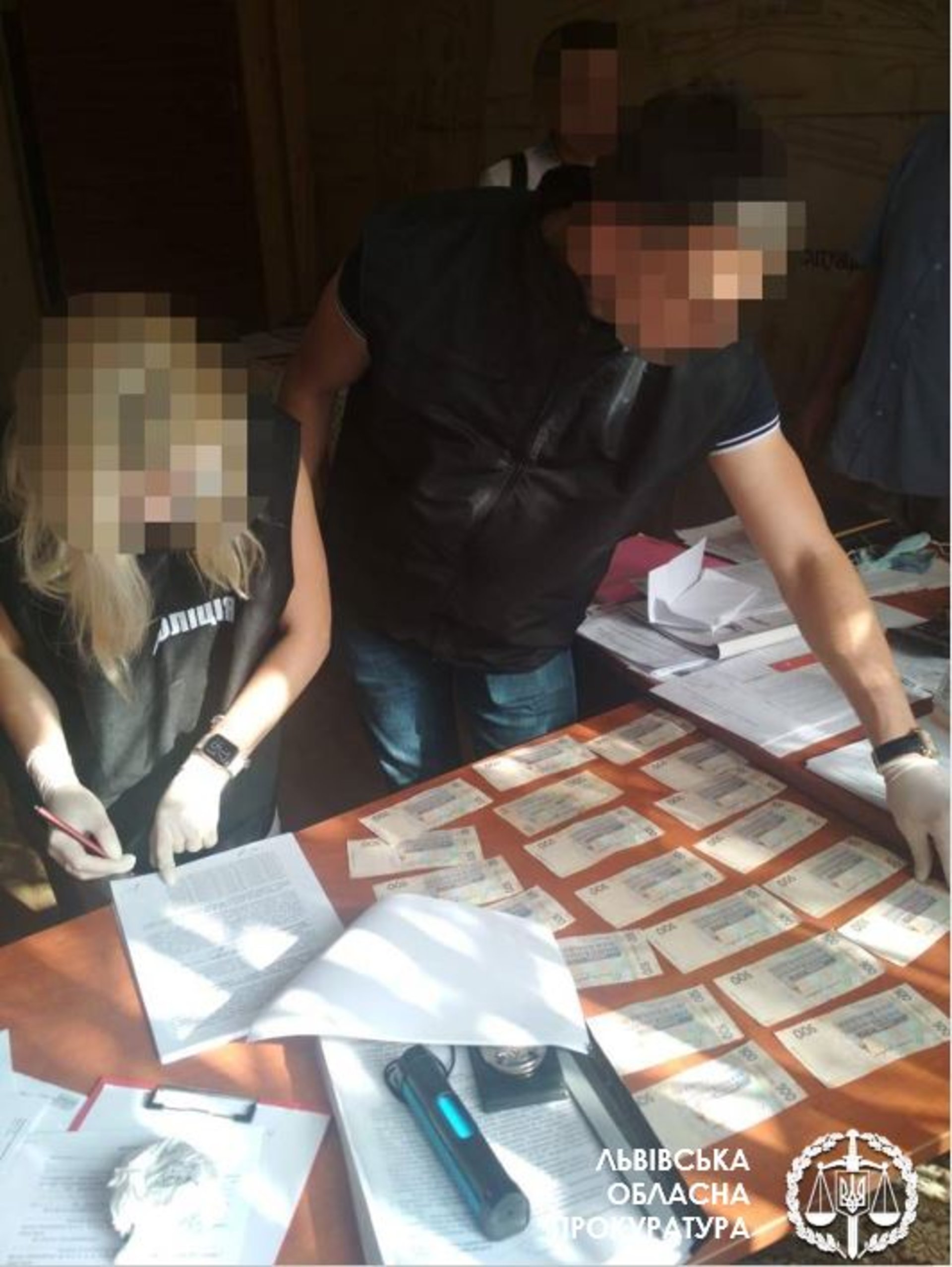 На Львівщині директора державного підприємства викрили на хабарі