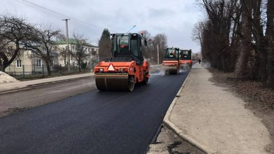 Дорогу Львів — Краковець ремонтують