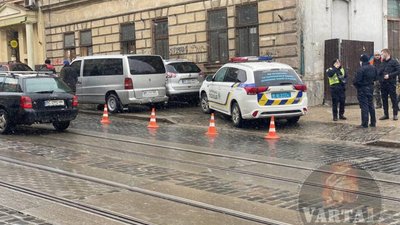 На вулиці Городоцькій не розминулись автомобілі (ФОТО)
